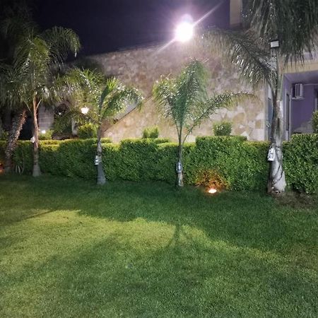 מונטרוני די לצ'ה Villa Girasole מראה חיצוני תמונה