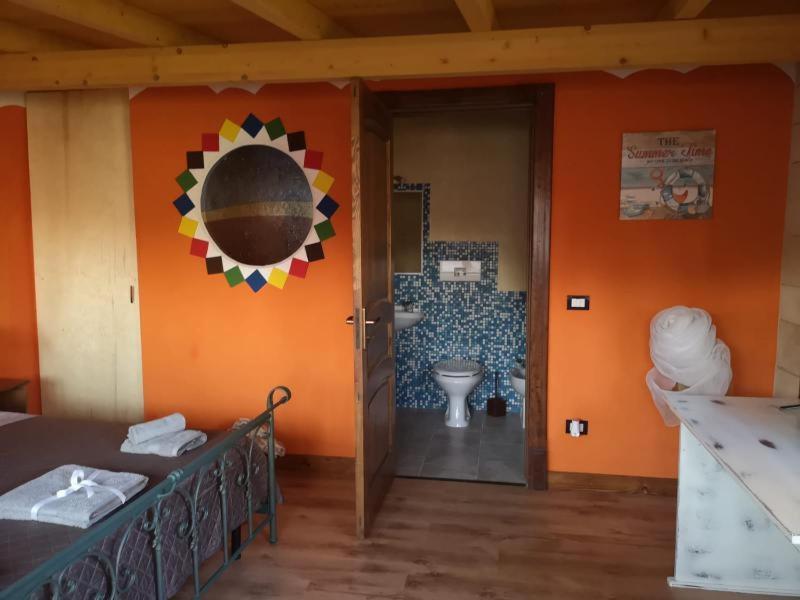מונטרוני די לצ'ה Villa Girasole מראה חיצוני תמונה