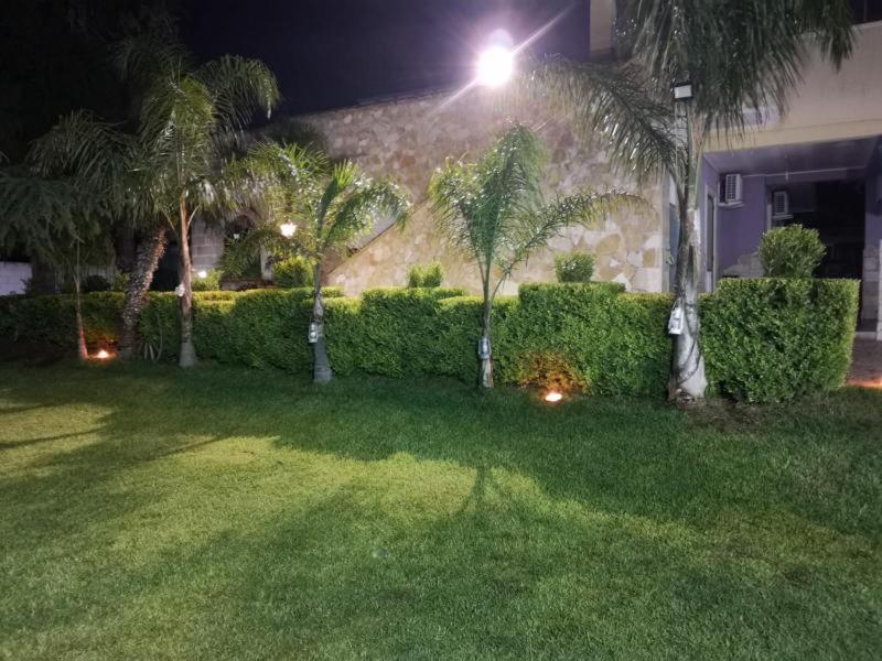 מונטרוני די לצ'ה Villa Girasole מראה חיצוני תמונה