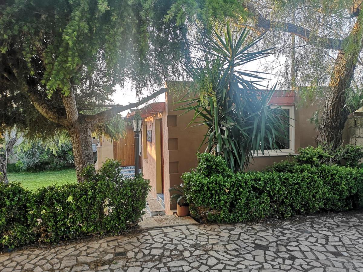 מונטרוני די לצ'ה Villa Girasole מראה חיצוני תמונה