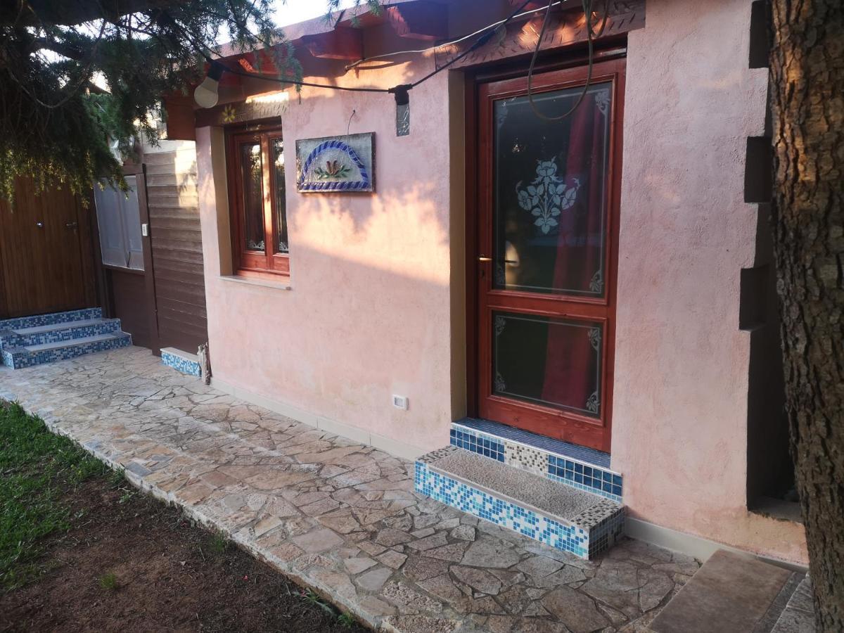 מונטרוני די לצ'ה Villa Girasole מראה חיצוני תמונה