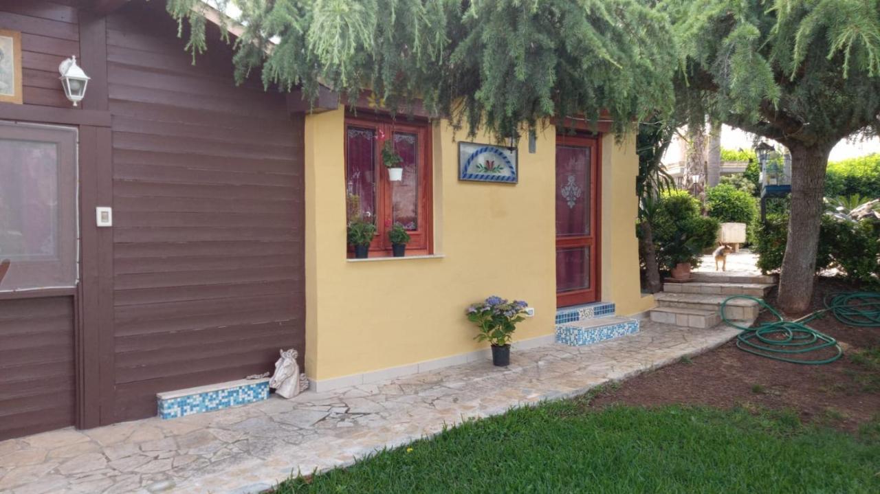 מונטרוני די לצ'ה Villa Girasole מראה חיצוני תמונה