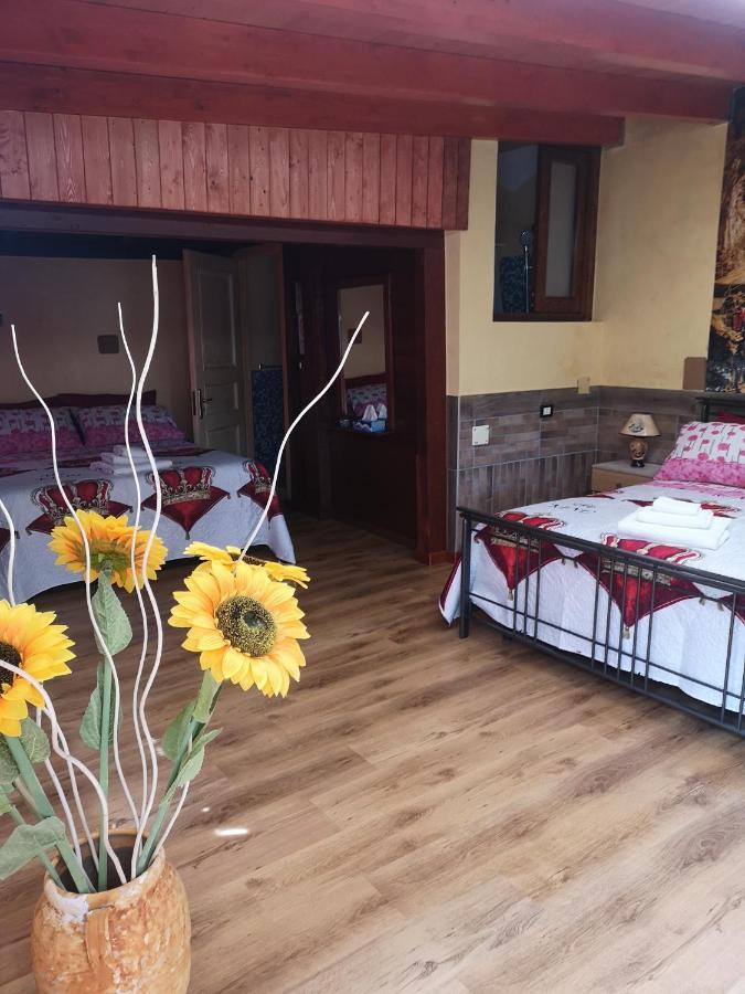 מונטרוני די לצ'ה Villa Girasole מראה חיצוני תמונה
