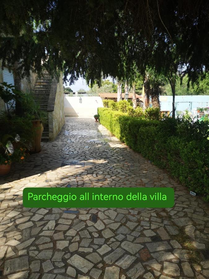 מונטרוני די לצ'ה Villa Girasole מראה חיצוני תמונה