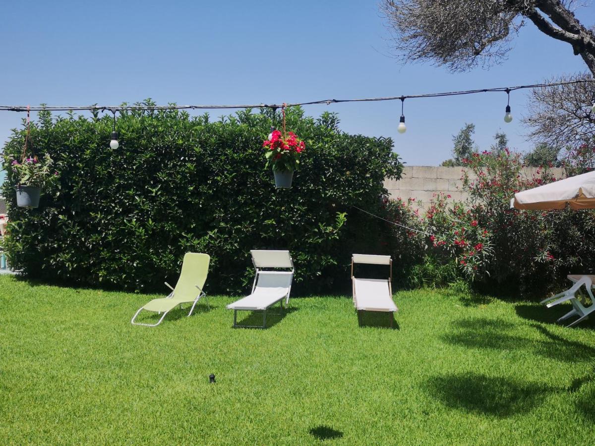 מונטרוני די לצ'ה Villa Girasole מראה חיצוני תמונה