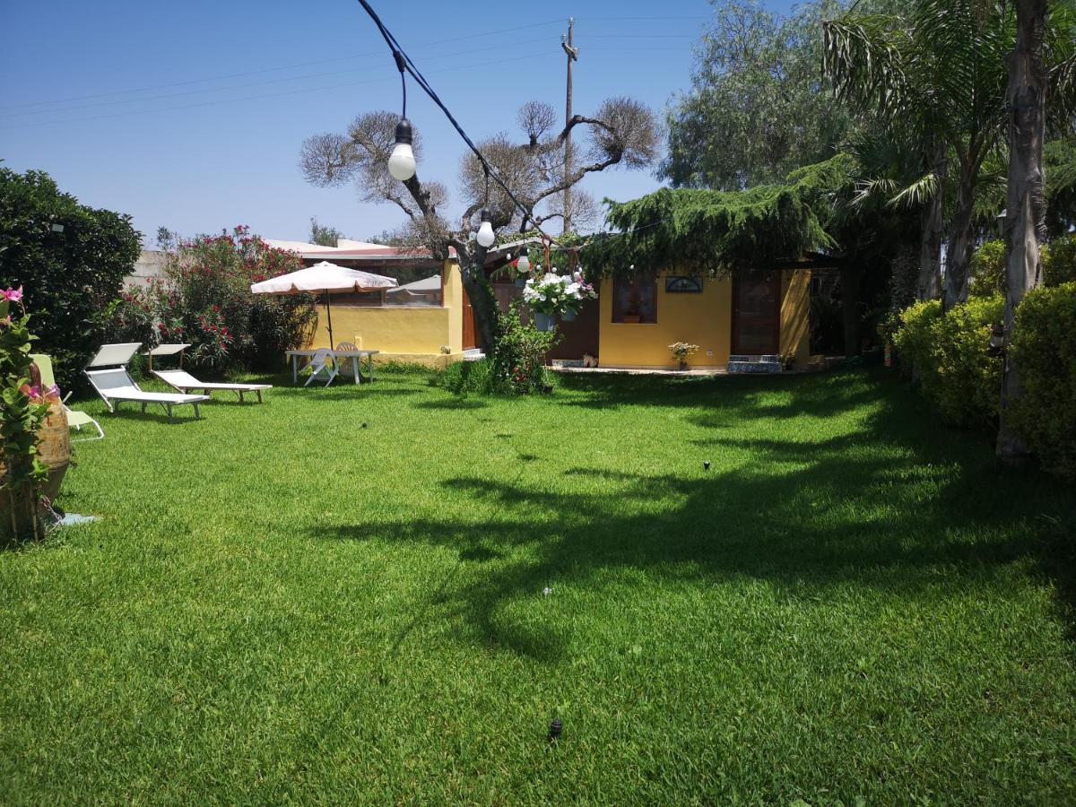 מונטרוני די לצ'ה Villa Girasole מראה חיצוני תמונה