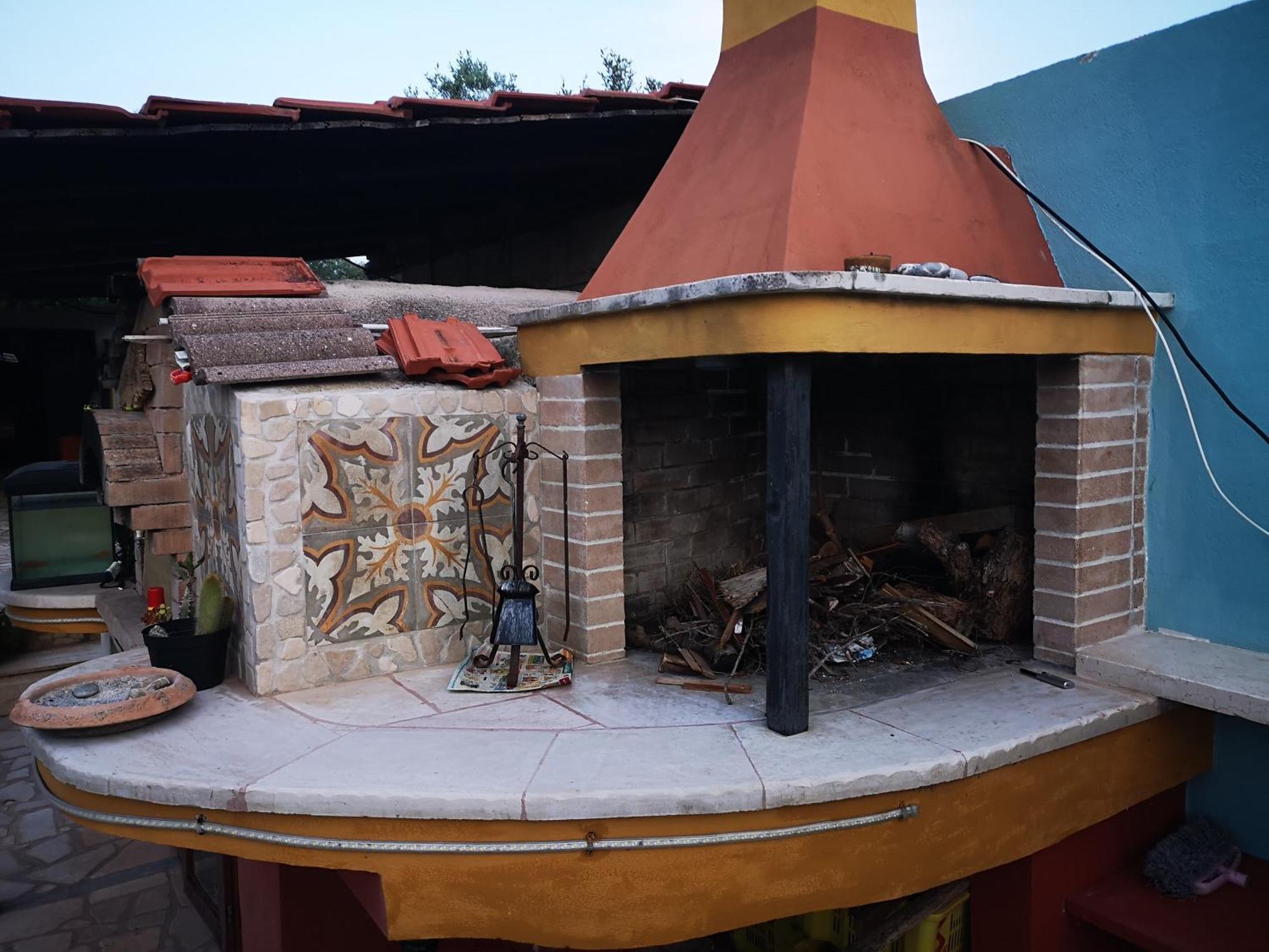 מונטרוני די לצ'ה Villa Girasole מראה חיצוני תמונה